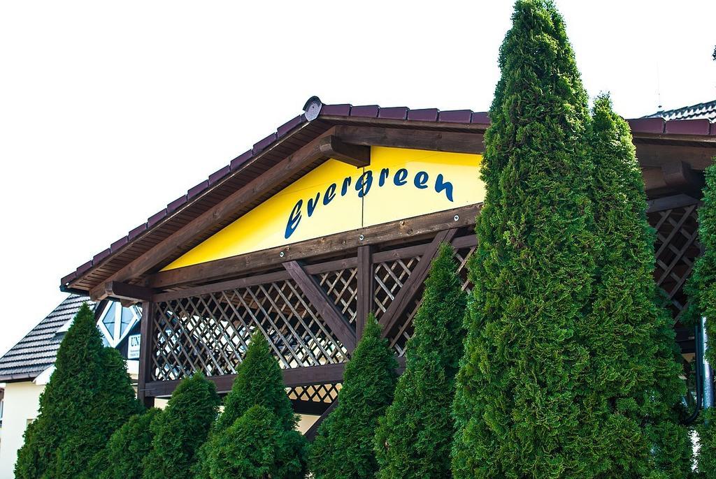 Penzion Evergreen Тренчин Екстер'єр фото